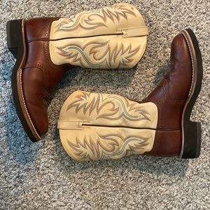 Women’s size 8B Ariat brown turquoise leather cowboy style boots